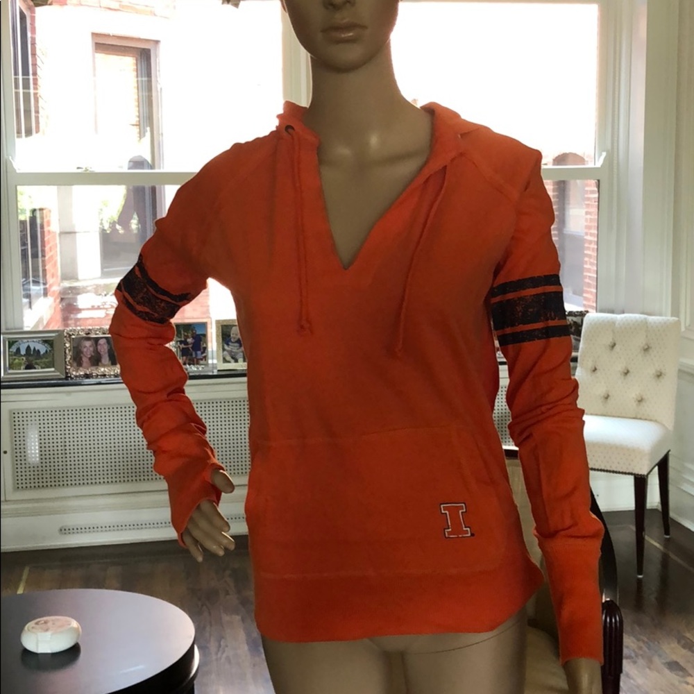 NWT U of I Hooded Pullover